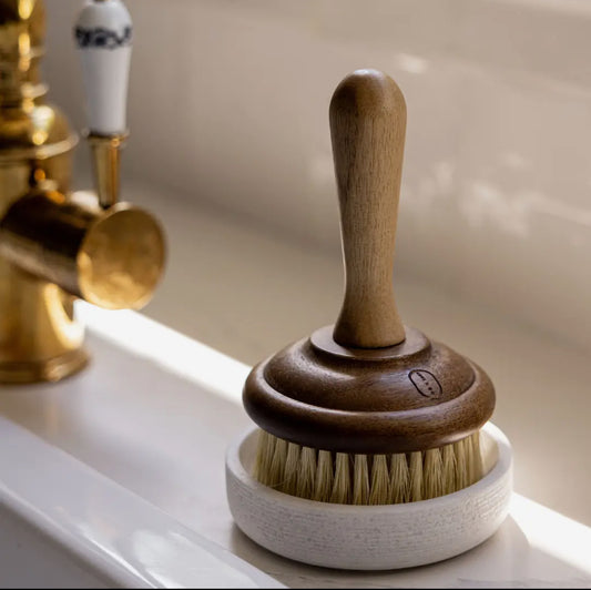 Dish soap scrub brush