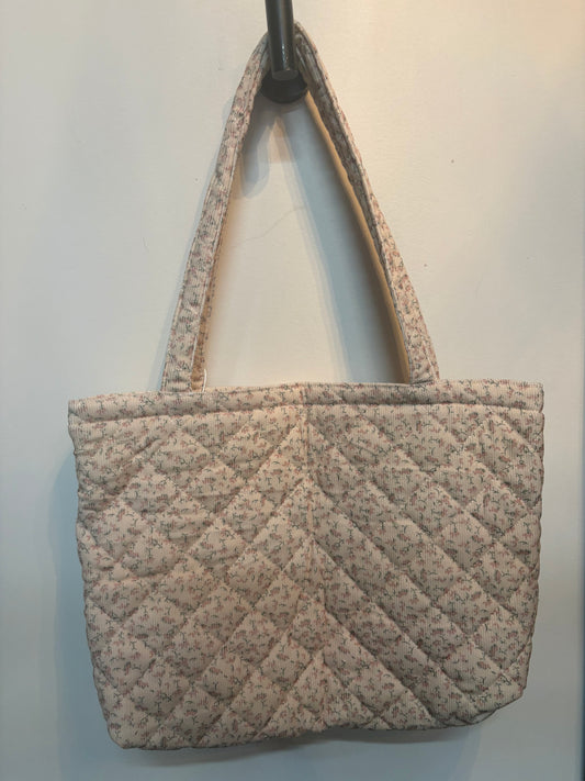 Cream flower quilted bag