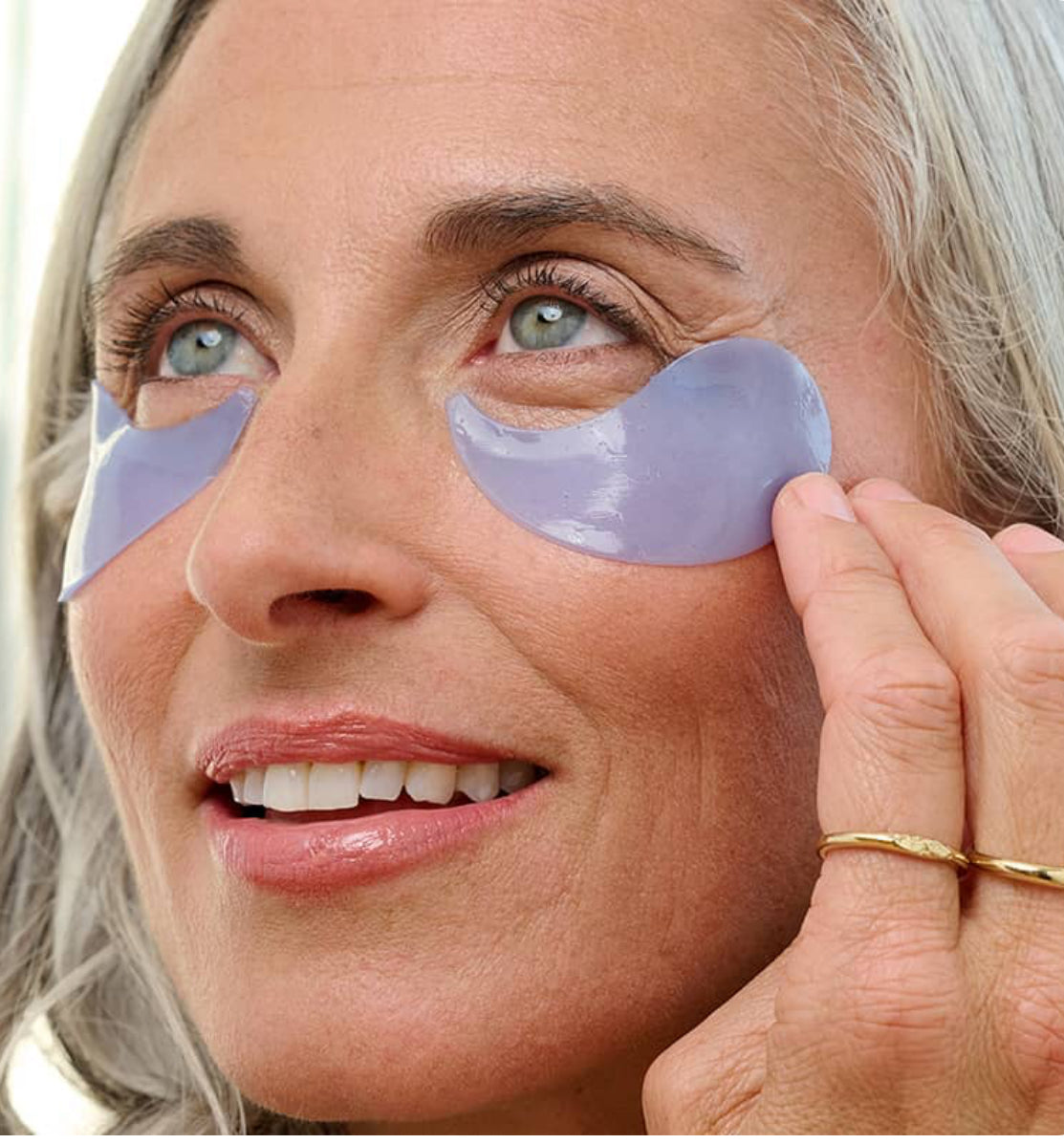 Chilled on ice firming eye gels