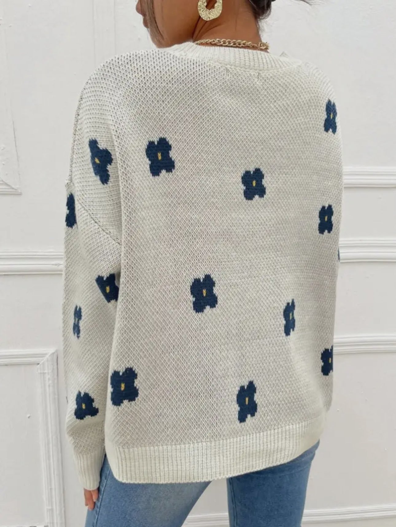 Flower knit sweater