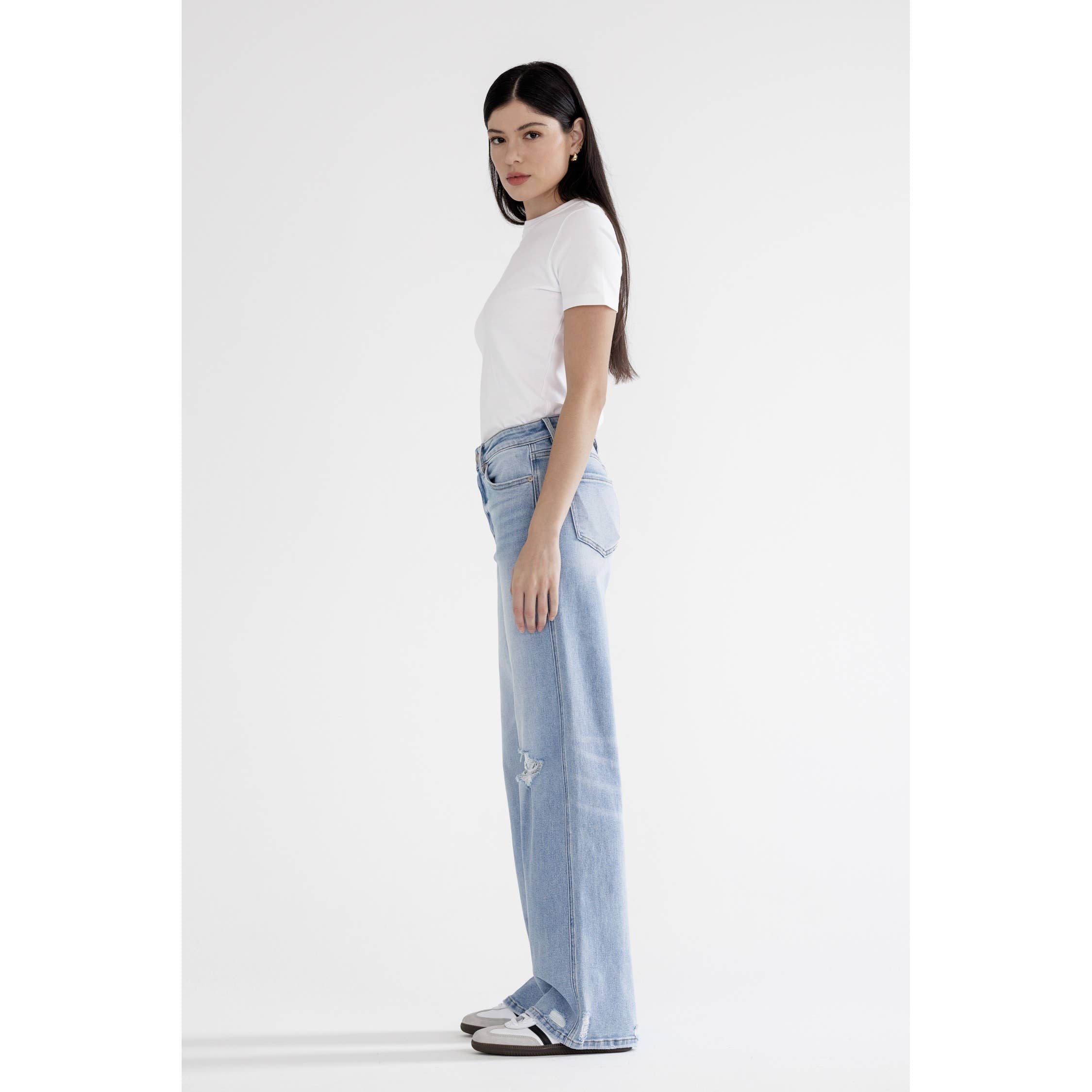 HIGH RISE WIDE WITH KNEE DISTRESSED